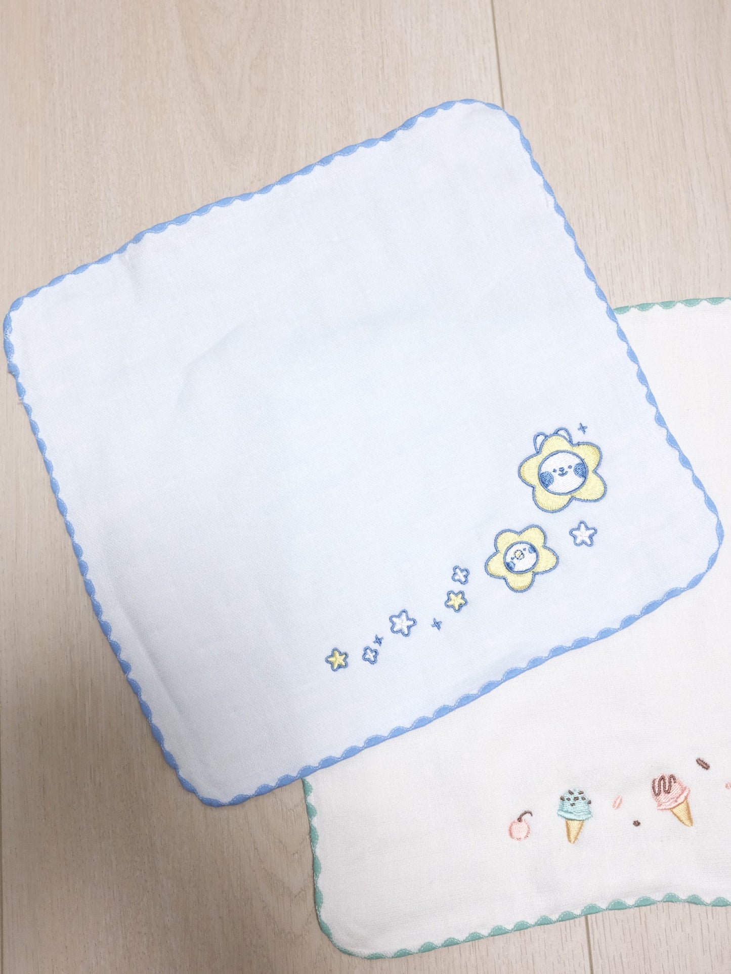 刺繡紗布方巾